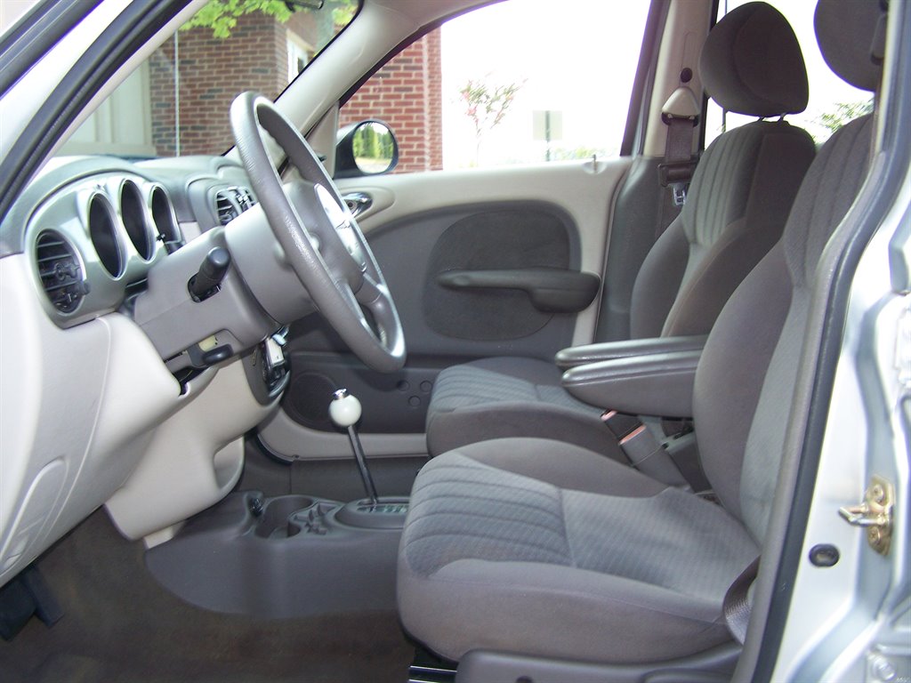 2004 Chrysler PT Cruiser photo