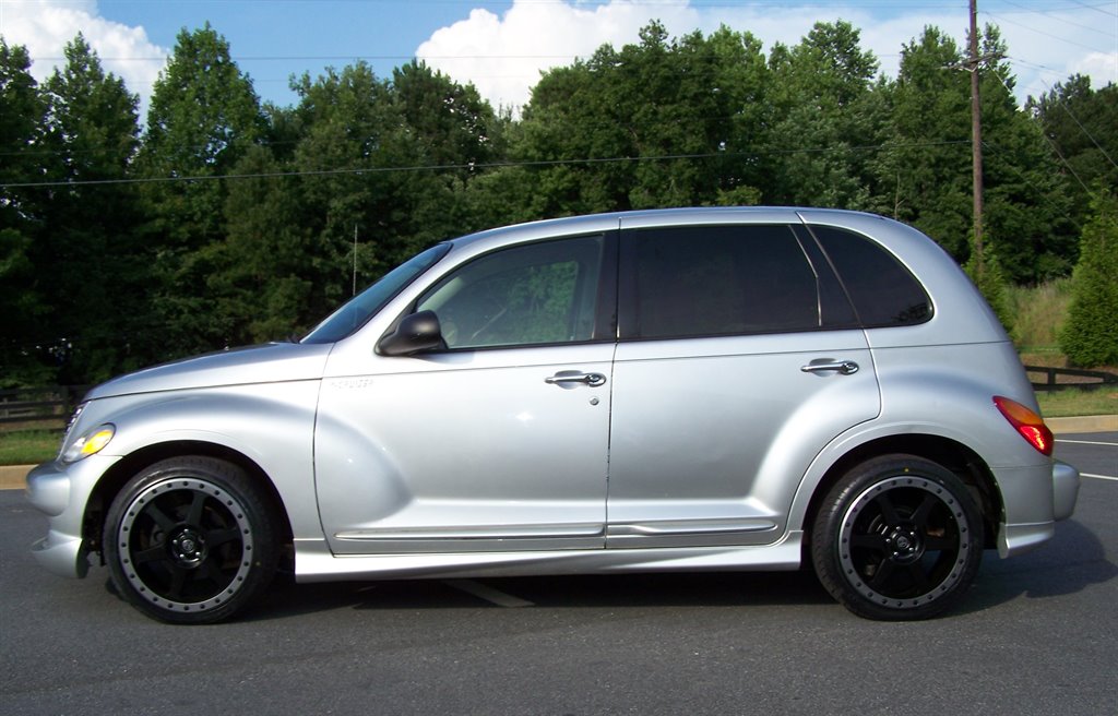 2004 Chrysler PT Cruiser photo