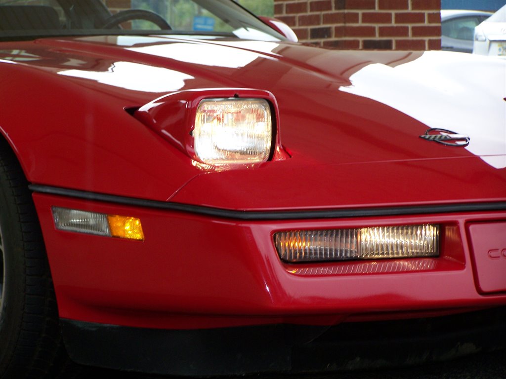1986 CHEVROLET Corvette Coupe - $20,990