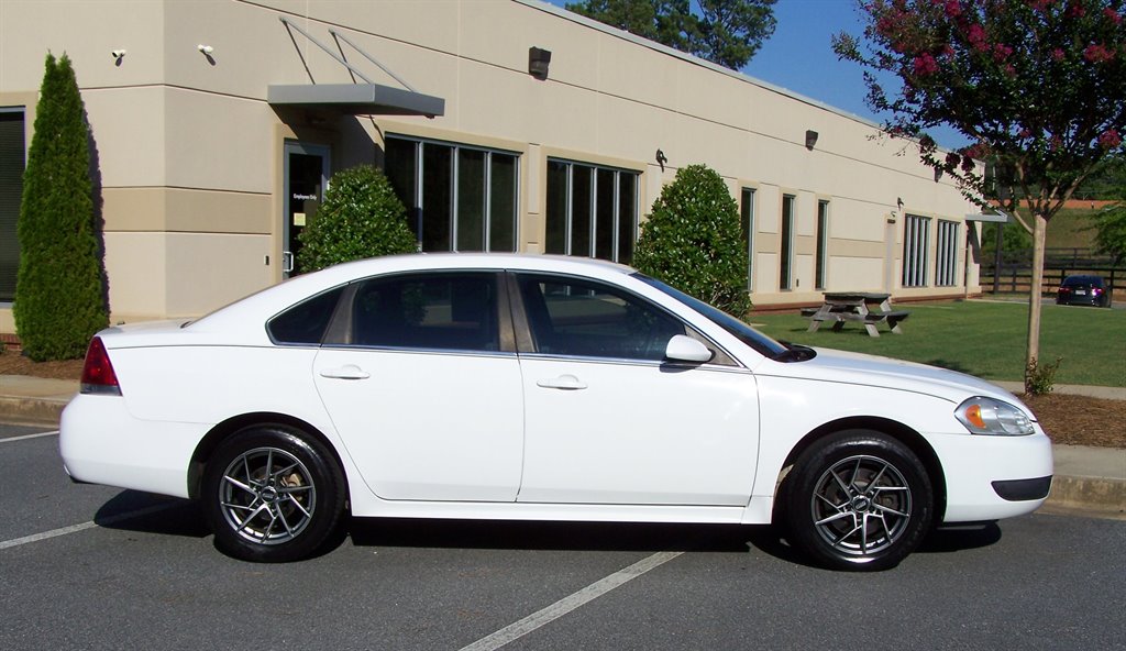 2016 Chevrolet Impala - $13,990
