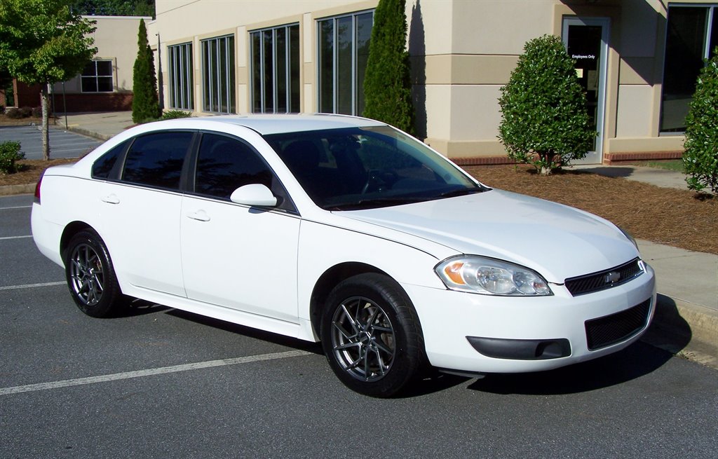 2016 Chevrolet Impala - $13,990
