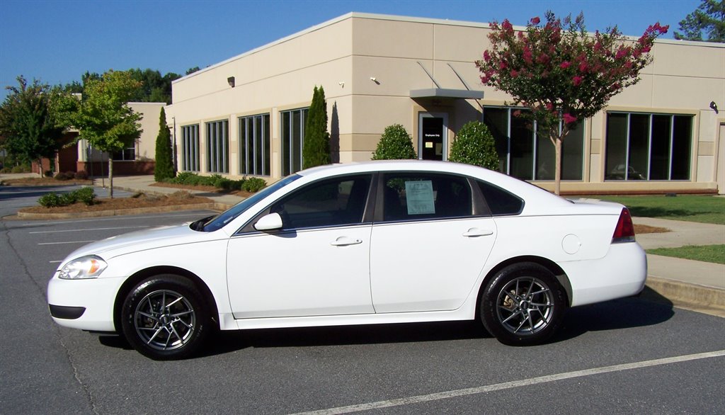 2016 Chevrolet Impala - $13,990