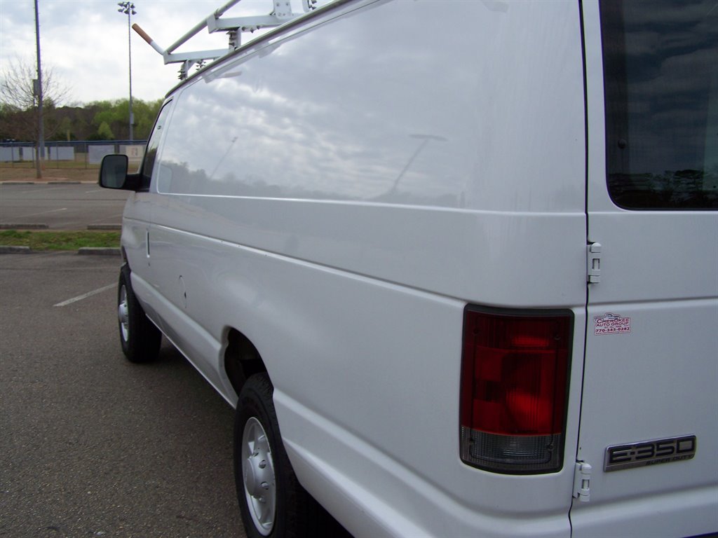 2009 Ford E-350 - $17,890