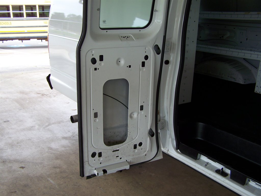 2009 Ford E-350 - $17,890