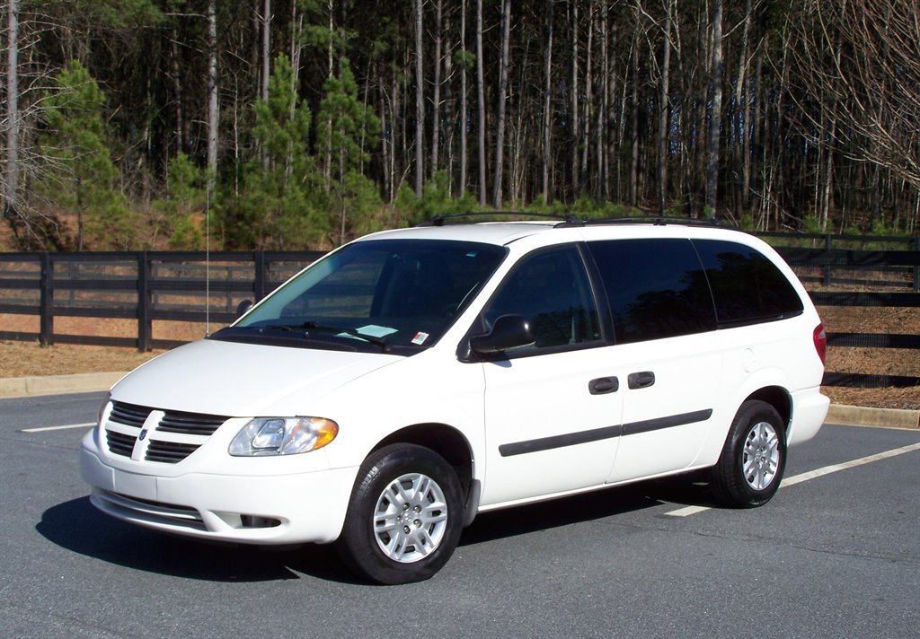 2006 Dodge Grand Caravan SE photo