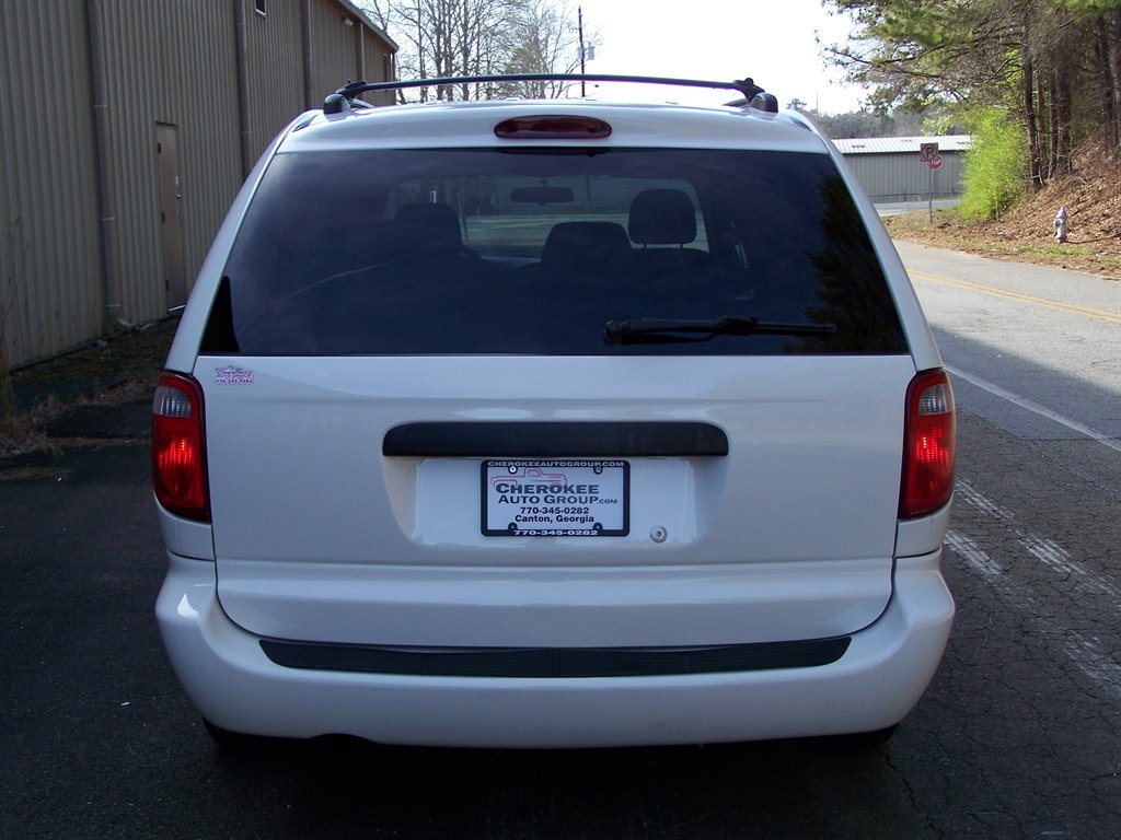 2006 Dodge Grand Caravan SE photo