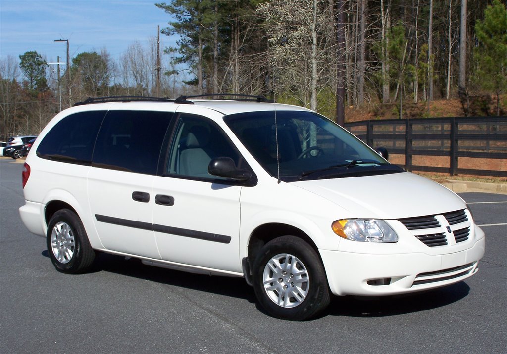 2006 Dodge Grand Caravan SE photo