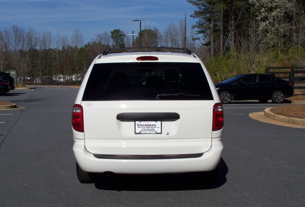 2006 Dodge Grand Caravan SE photo