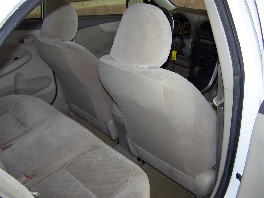 2009 Toyota Corolla - $6,990