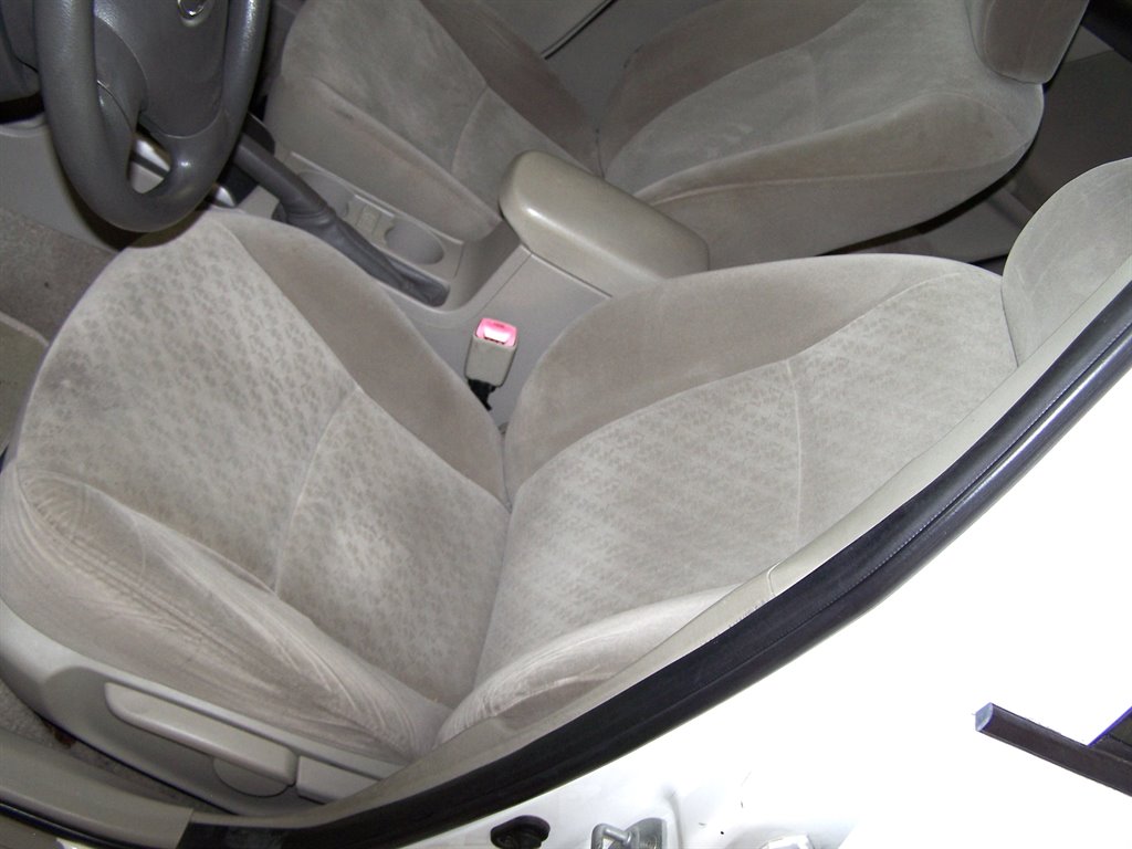 2009 Toyota Corolla LE photo