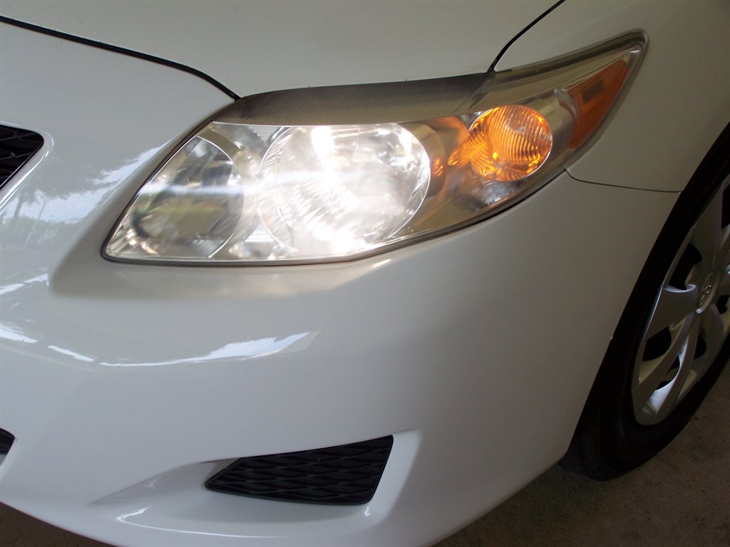 2009 Toyota Corolla LE photo
