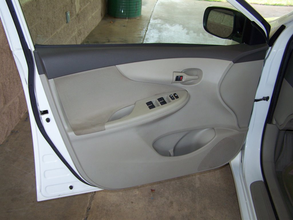 2009 Toyota Corolla - $6,990