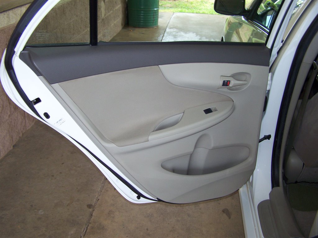 2009 Toyota Corolla - $6,990
