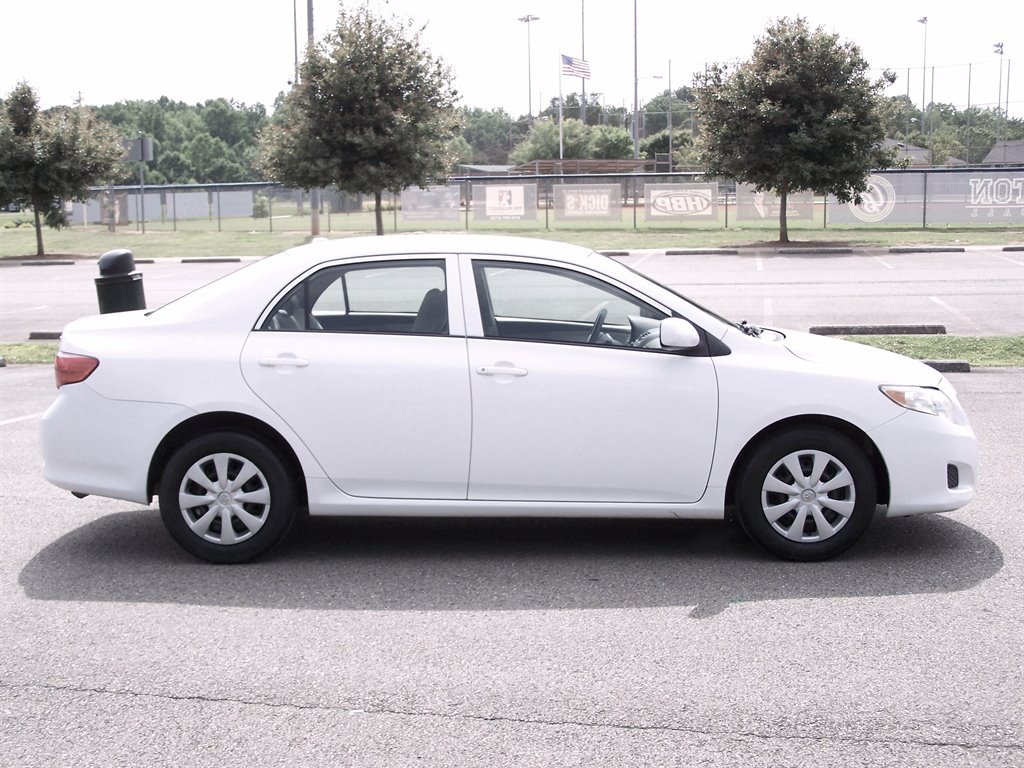 2009 Toyota Corolla - $6,990