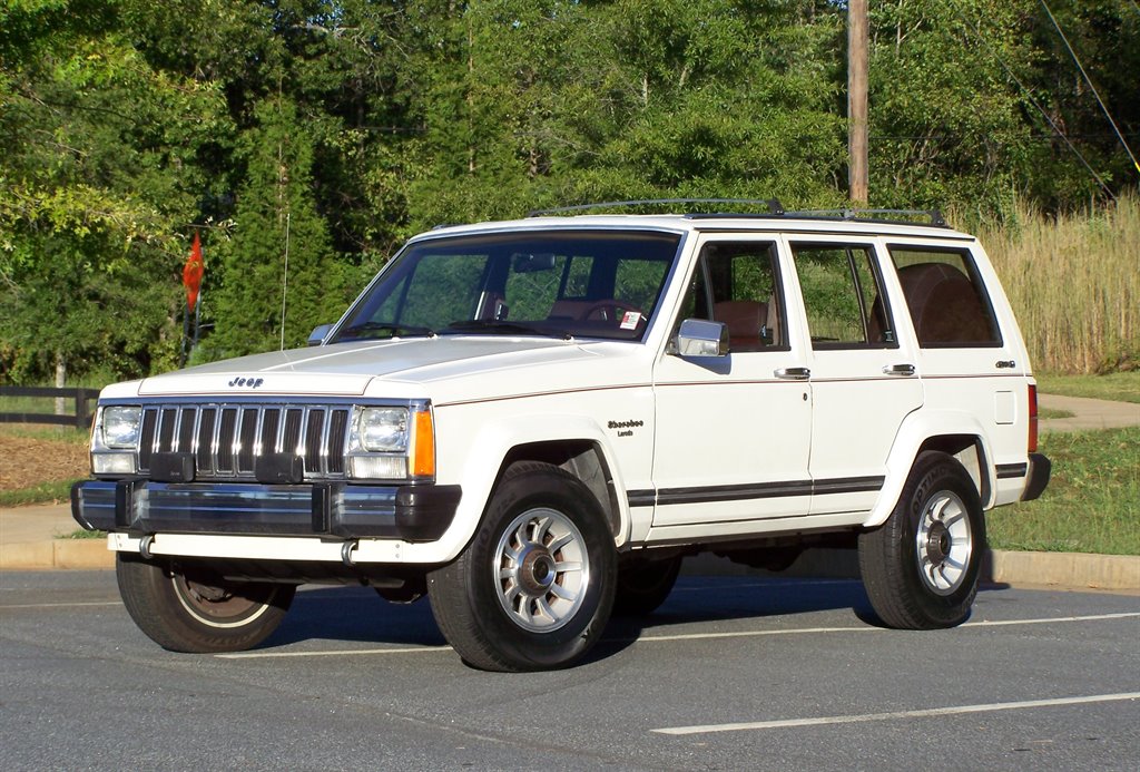 1987 Jeep Cherokee Laredo photo