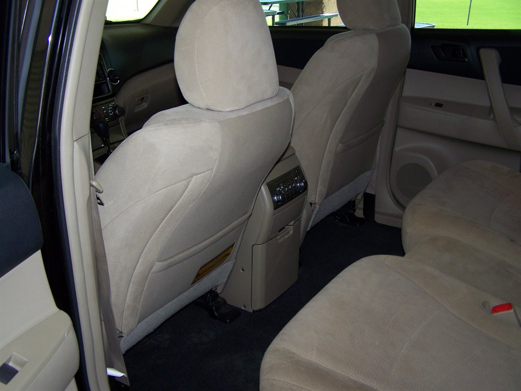 2013 Toyota Highlander - $10,890