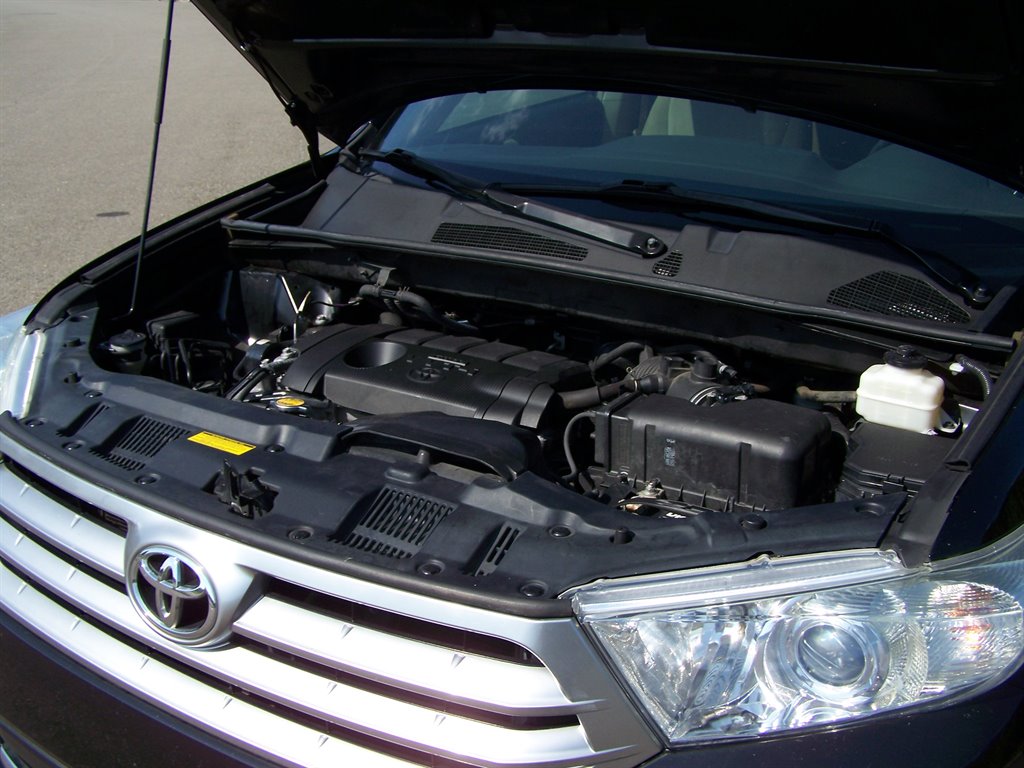 2013 Toyota Highlander - $10,890