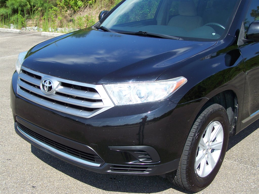 2013 Toyota Highlander - $10,890