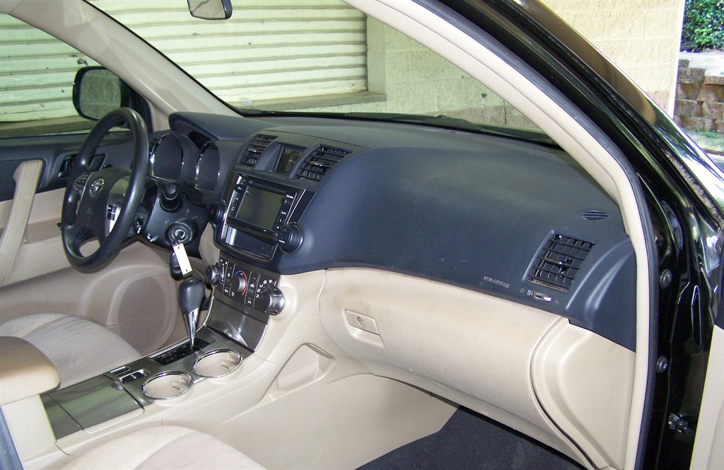2013 Toyota Highlander - $10,890