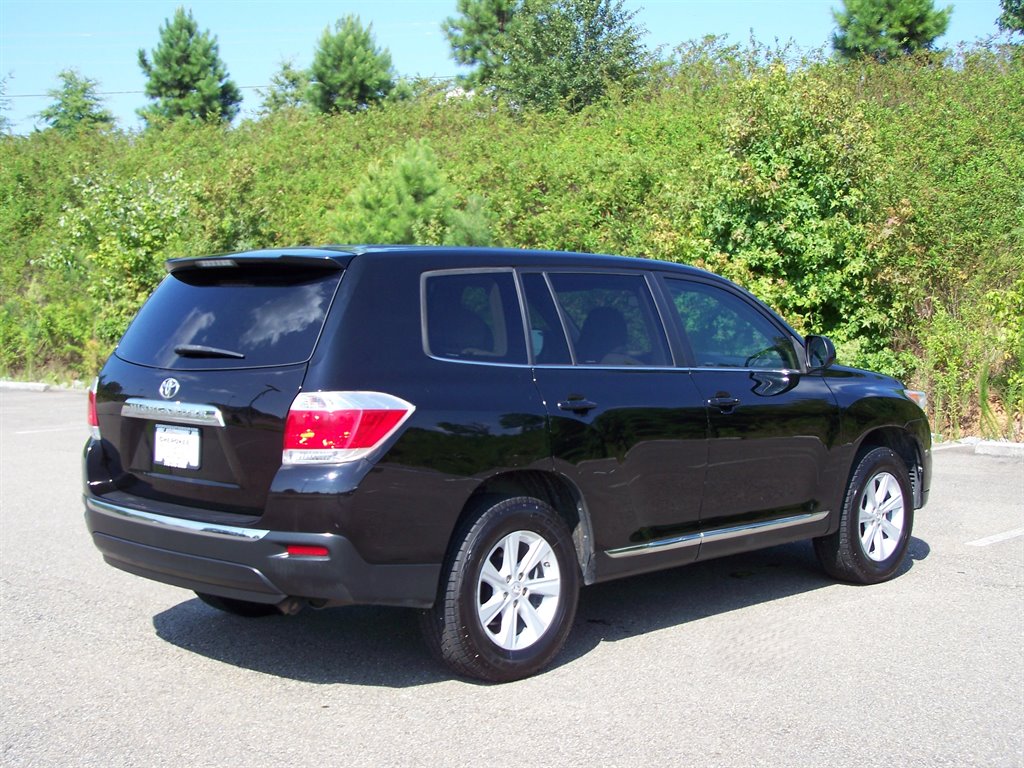 2013 Toyota Highlander - $10,890