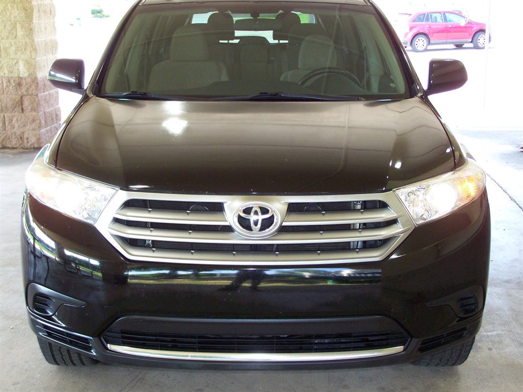 2013 Toyota Highlander - $10,890