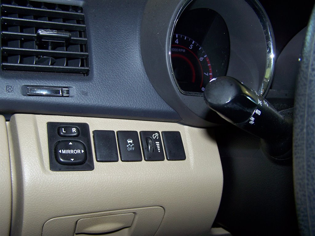 2013 Toyota Highlander - $10,890
