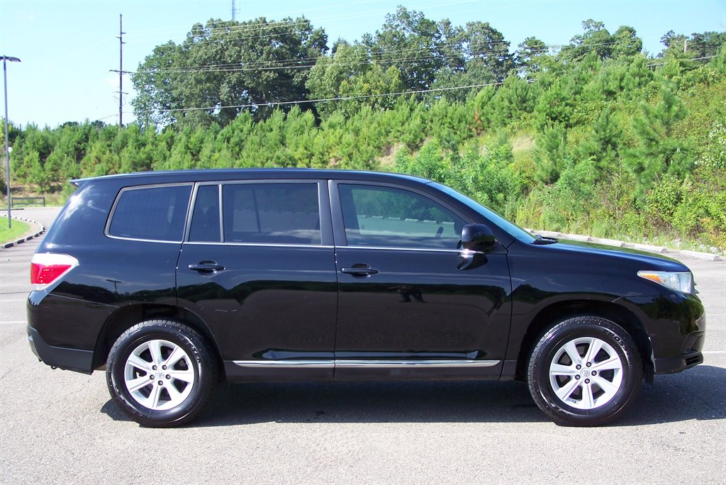 2013 Toyota Highlander - $10,890