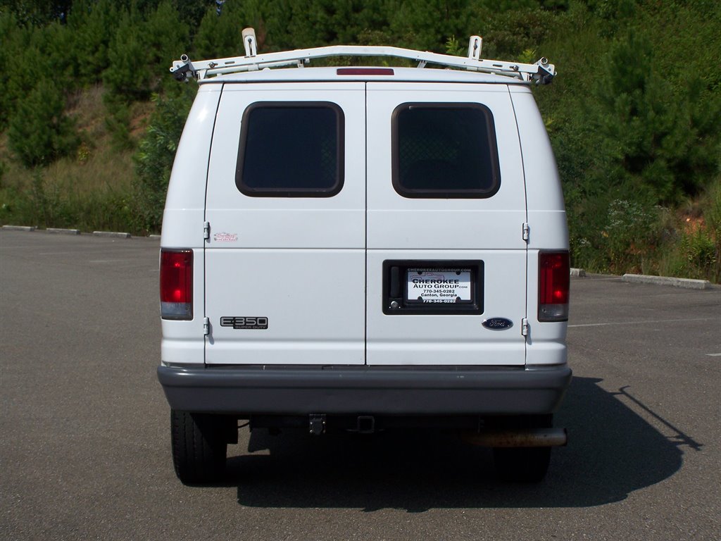 2005 Ford E-350 - $16,890