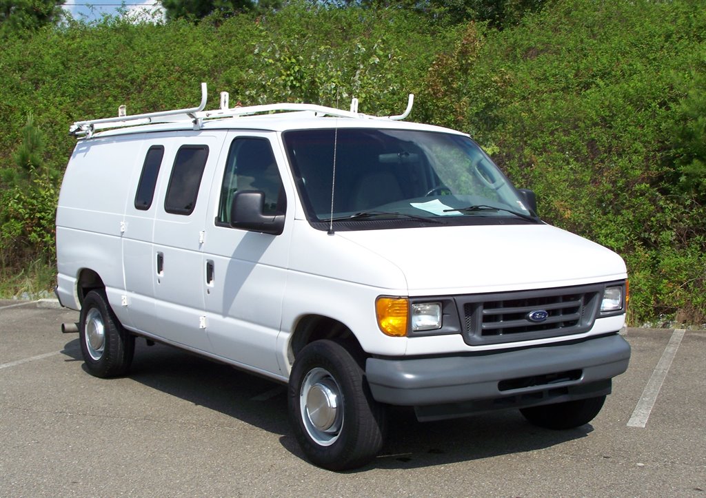 2005 Ford E-350 - $16,890