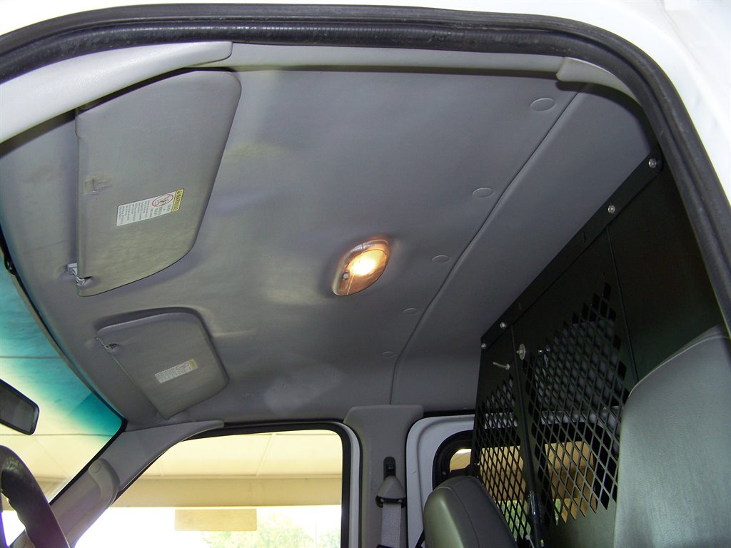 2005 Ford E-350 - $16,890