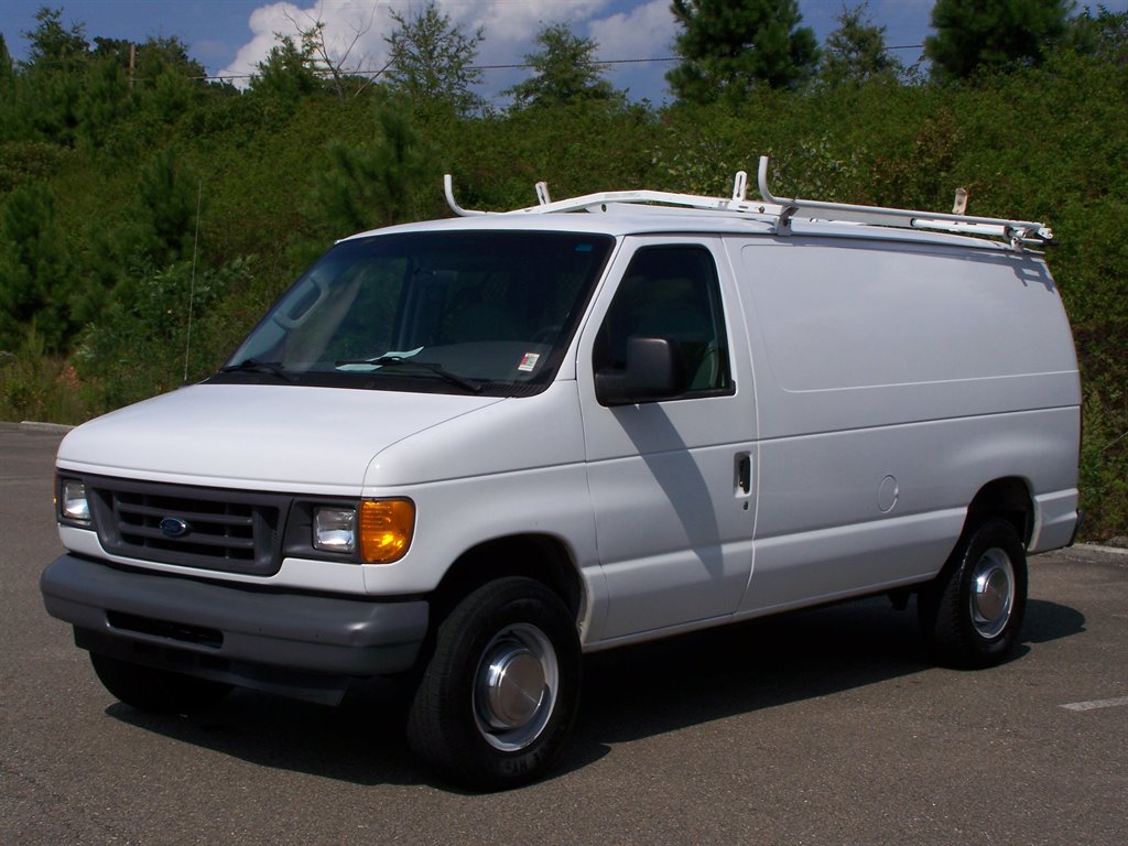 2005 Ford E-350 - $16,890