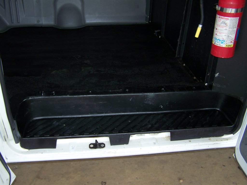 2005 Ford E-350 - $16,890