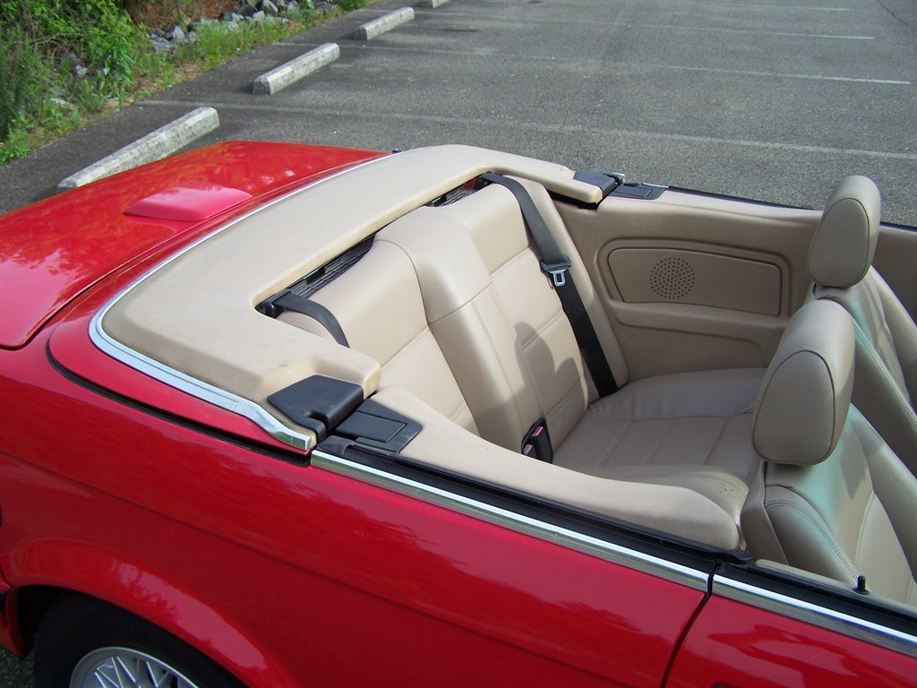 1993 BMW 3-Series 325i photo