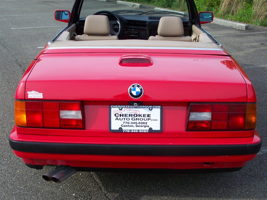 1993 BMW 3-Series 325i photo