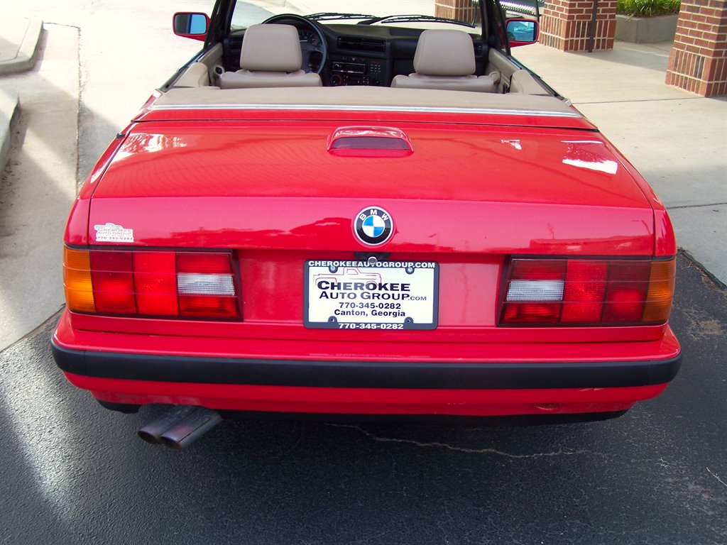 1993 BMW 3-Series 325i photo