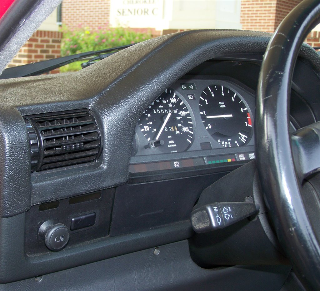 1993 BMW 3-Series 325i photo