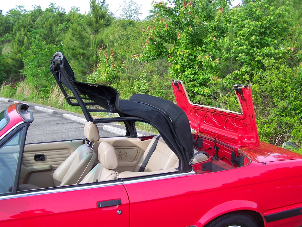 1993 BMW 3-Series 325i photo
