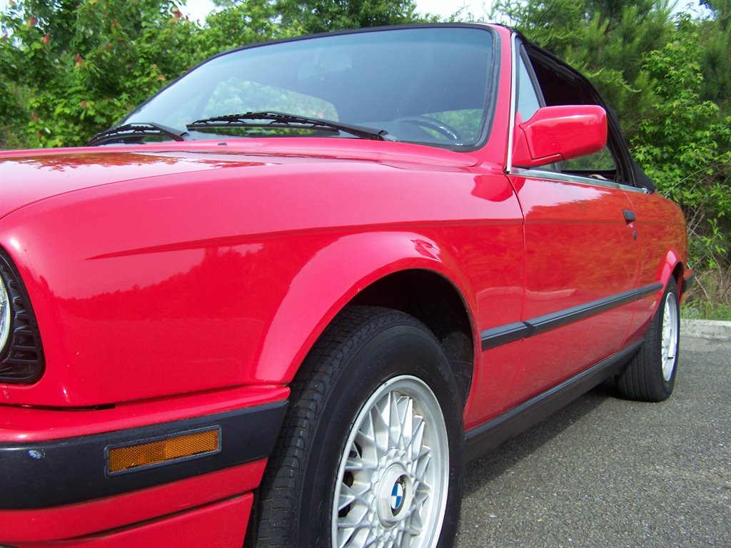 1993 BMW 3-Series 325i photo
