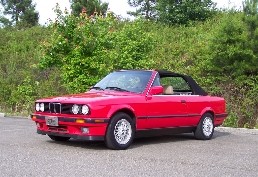 1993 BMW 3-Series 325i photo