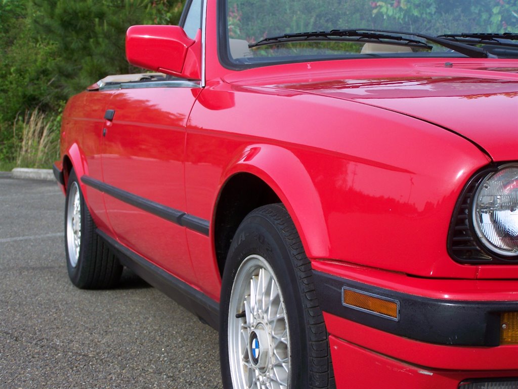 1993 BMW 3-Series 325i photo
