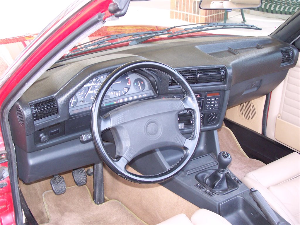 1993 BMW 3-Series 325i photo