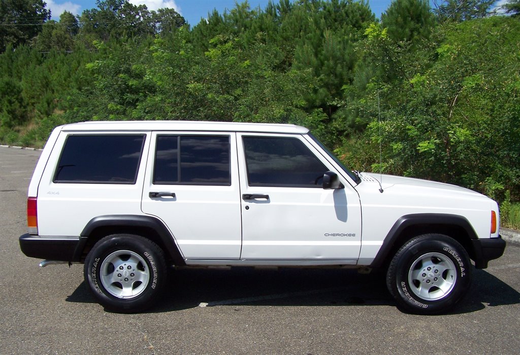 1999 Jeep Cherokee - $12,890