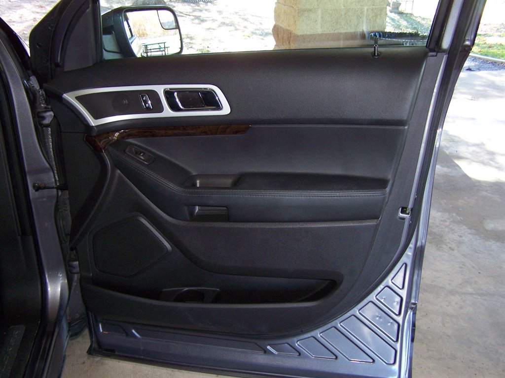2013 Ford Explorer - $11,890