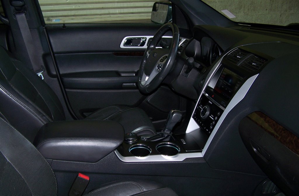 2013 Ford Explorer - $11,890
