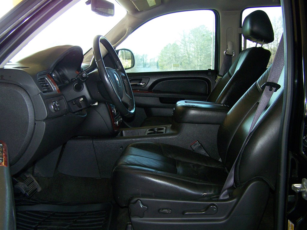 2011 Chevrolet Tahoe - $10,490