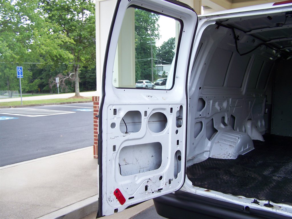 2010 Ford E-350 - $18,990