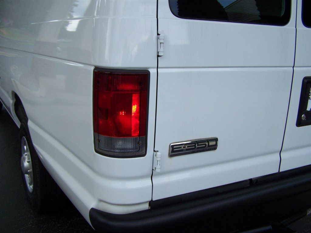 2010 Ford E-350 - $18,990