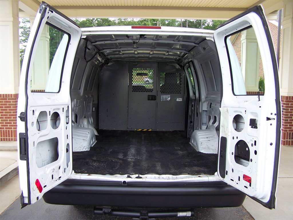 2010 Ford E-350 - $18,990
