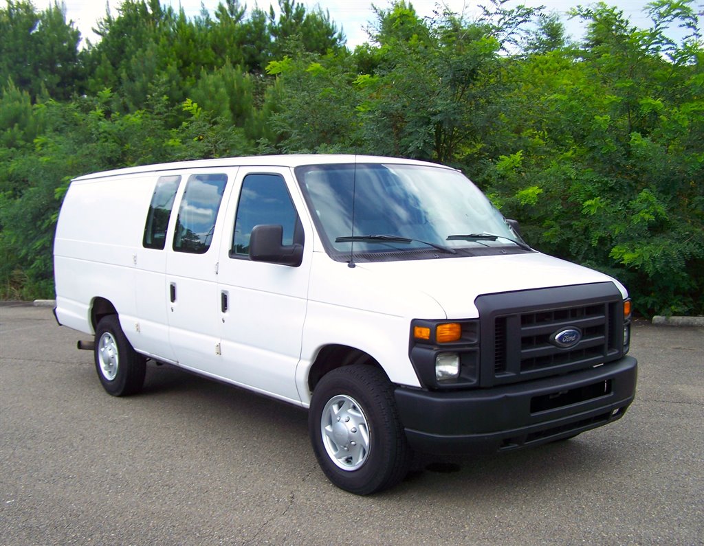 2010 Ford E-350 - $18,990