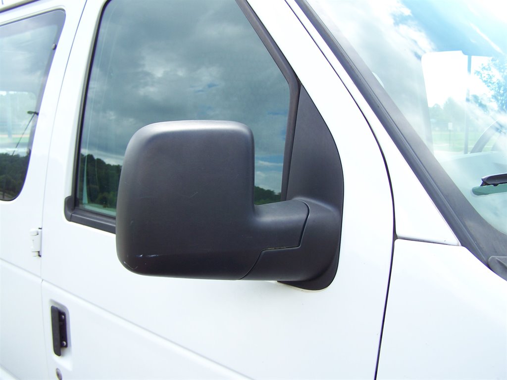 2010 Ford E-350 - $18,990